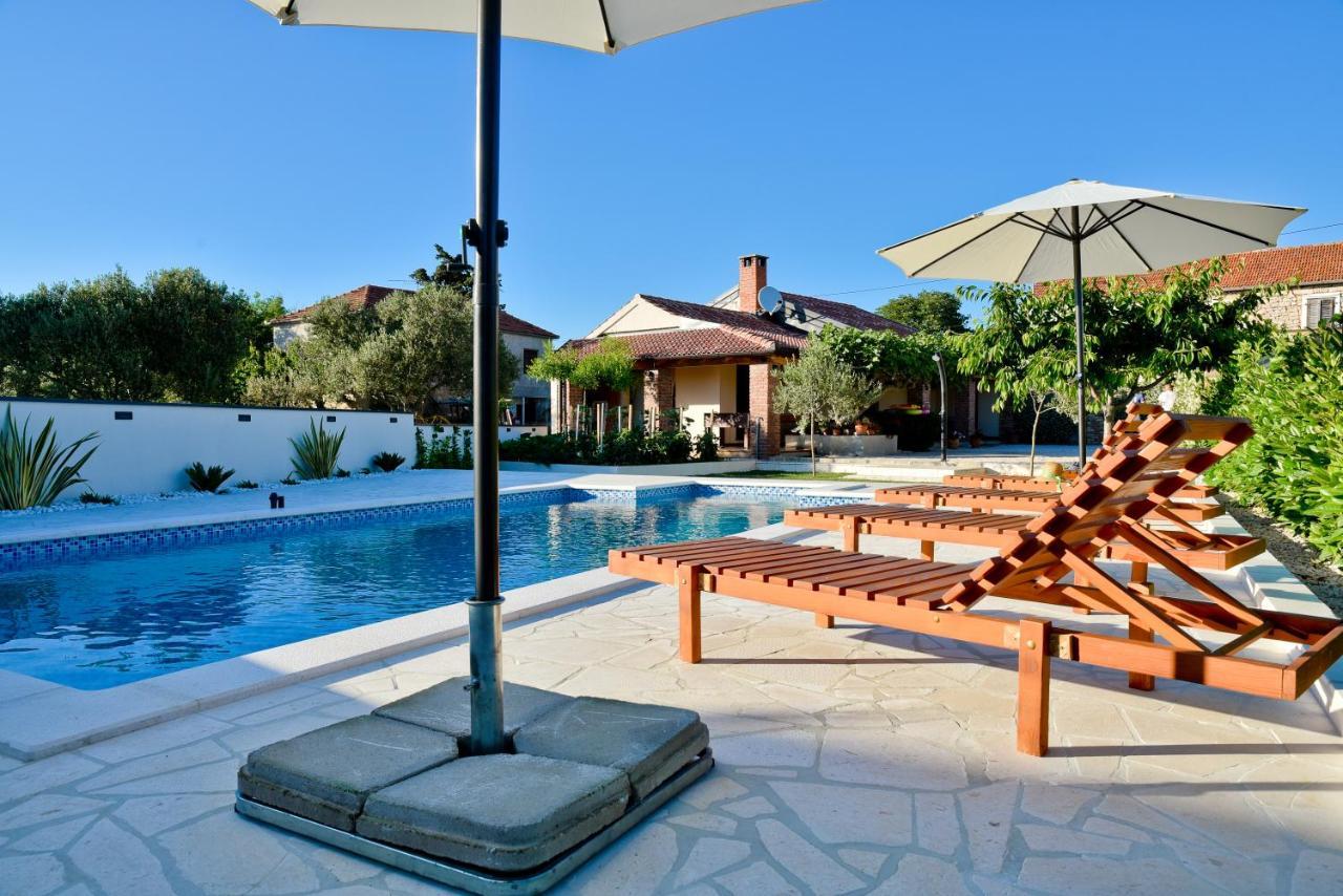 Villa Navita Augustinus With Pool Debeljak Luaran gambar